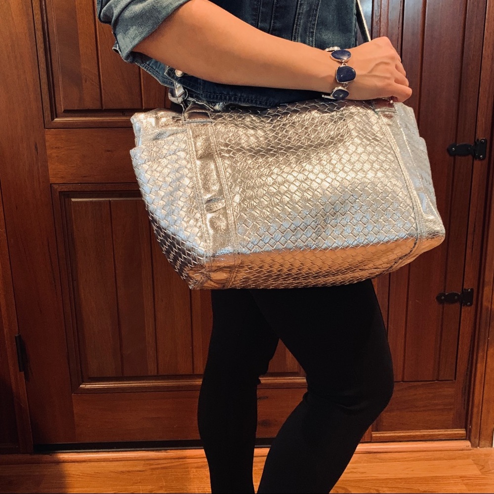 Bags 2 for $15! Bahia Tote Silver NWT - Picture 1 of 7